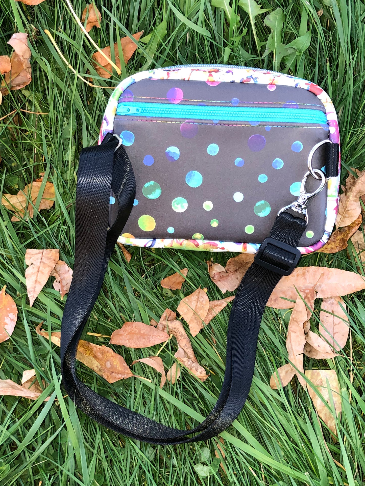 Bebo Waistpack UV Glow “Silhouettes” white